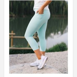 ZYIA Aqua Capri yoga pants